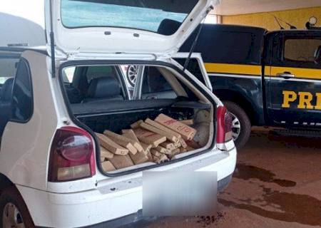 Em Ponta Porã, traficante foge da PRF e abandona carro com quase 80 kg de maconha