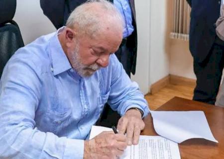 Lula deve sancionar Orçamento de 2024 nesta segunda-feira (22)
