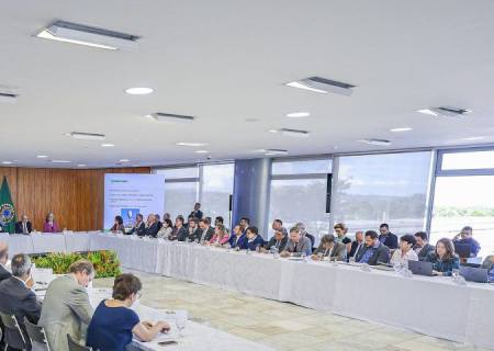 Avanços da IA no Brasil são debatidos por diretor-presidente da Fundect em reunião de conselho nacional