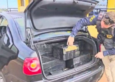 Carro com mais de 400 kg de maconha é apreendido pela PRF em Naviraí