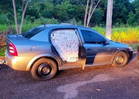 Contrabandista abandona carro com 10 mil maços de cigarros durante fuga da polícia em Bataguassu