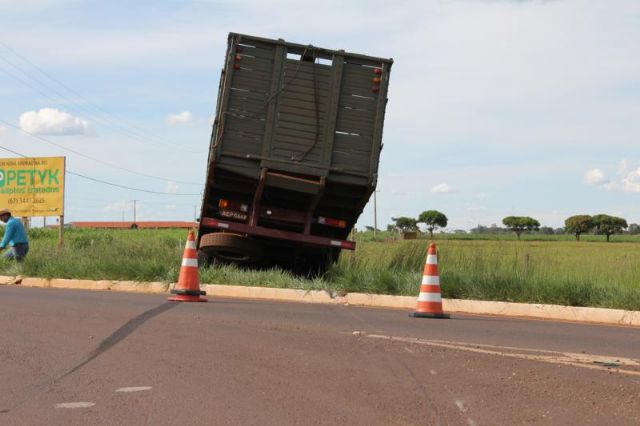Mega engavetamento atingiu mais 100 veículos