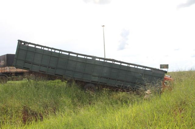 Mega engavetamento atingiu mais 100 veículos