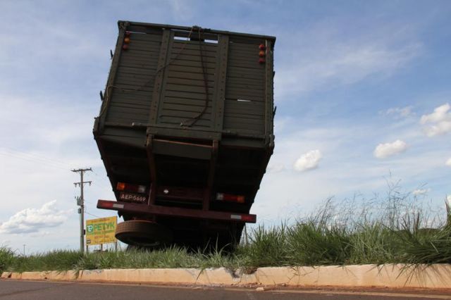 Mega engavetamento atingiu mais 100 veículos