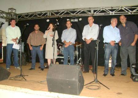 Deputada Dione prestigia show Gospel