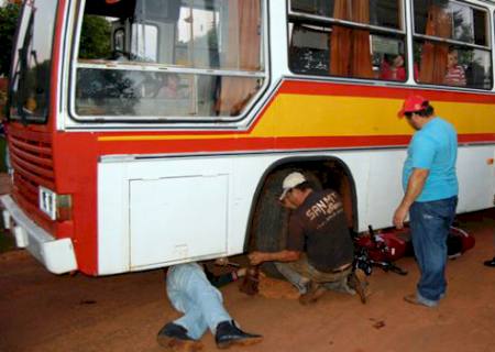 Acidente deixa motociclista com fratura exposta em Angélica