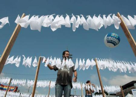 Tim Lopes é homenageado no Complexo do Alemão nos dez anos de sua morte
