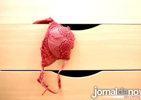 Mulheres não usam lingerie dadas pelo parceiro; veja como acertar