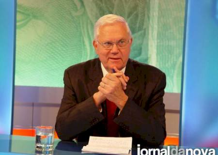 Após AVC, jornalista Joelmir Beting não resiste e morre aos 75 anos