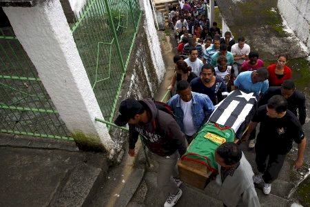Número de mortos por chuva em Petrópolis (RJ) chega a 29