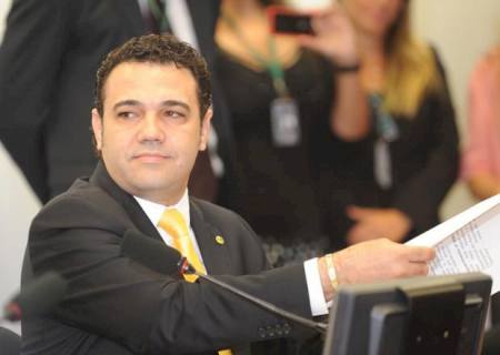 Pastor Feliciano chama protestos contra ele de ''macabros''