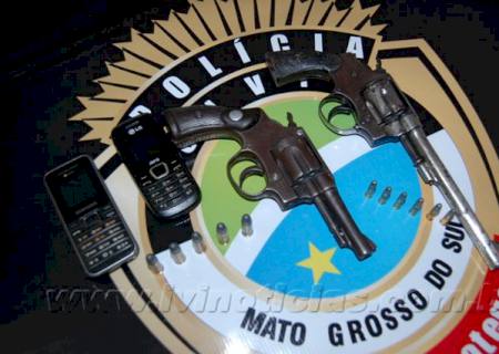 PM de Angélica prende homem com dois revólveres municiados