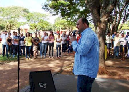 Ato cívico e jogo marcam aniversário de Angélica