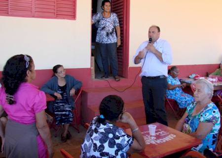 Projeto conviver comemora o dia das mães em Angélica