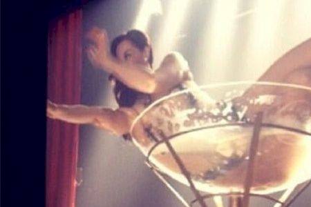 Claudia Raia fará stripper inspirada em Dita Von Teese