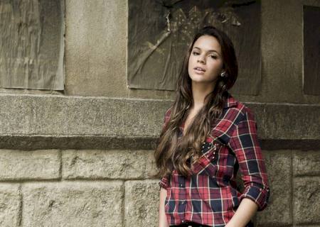 Em alta, Bruna Marquezine é disputada por duas novelas na Globo