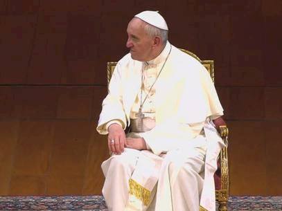 Papa pede respeito às religiões e diálogo de políticos e manifestantes