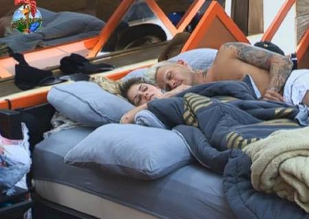 Com vida sexual ativa, Bárbara Evans recebe ginecologista