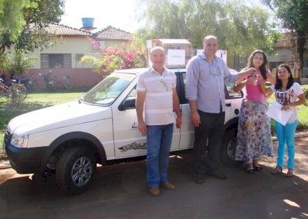 Prefeito de Angélica entrega novo veículo ao Conselho Tutelar