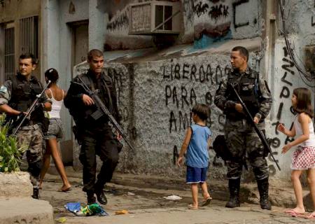 Bope ocupa comunidade no Rio de Janeiro em busca de criminosos