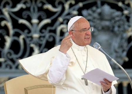 Papa Francisco supera os 14 mi de seguidores