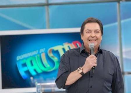 Faustão constrange Claudia Leitte: abertura da Copa merreca