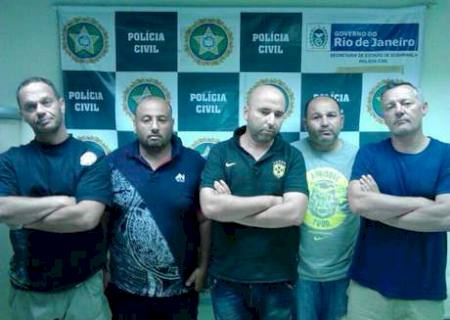 Polícia prende franceses que vendiam ingressos da Copa