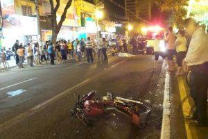 Mulher morre atropelada por motocicleta