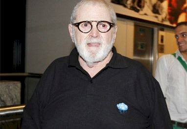 Com estado de saúde mantido em segredo, Jô Soares segue internado