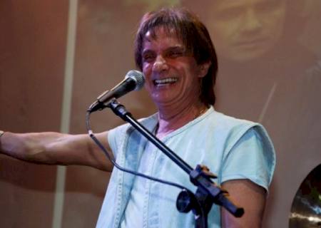 Roberto Carlos afirma que jamais pensou em se aposentar