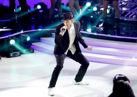 Cantor ganha apoio após fazer escândalo no estúdio do SBT