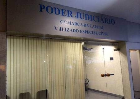 Delegado é preso em flagrante por atirar em universitário