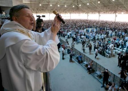 Padre Marcelo Rossi comenta investigação que sofreu