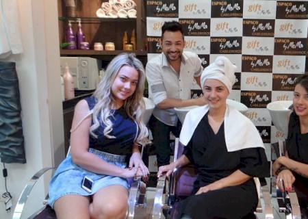 Ex de Neymar Carol Dantas leva irmãs para um dia de beleza