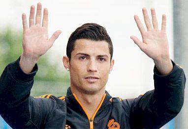 Cristiano Ronaldo é o segundo esportista mais bem pago do mundo