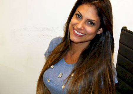 ''Quando a gente gosta não tem barreiras'', diz Mari Gonzáles que namora há 13 anos