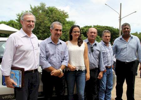Vice-prefeito de Anaurilândia acompanha entrega de veículos da Agraer