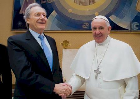 Lewandowski e Papa se reúnem no Vaticano