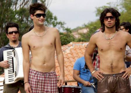 Dupla sertaneja é condenada a pagar conta de aluguel de equipamentos