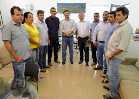 Prefeito recebe representante do Hospital do Câncer de Barretos em Anaurilândia