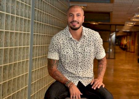 ''Gosto das duas. O que vou fazer agora eu não sei'', diz ex-BBB Fernando