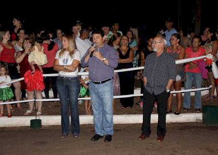 Prefeitura inaugura tradicional ''Luzes de Natal'' em Anaurilândia