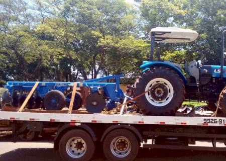 Ivinhema recebe mais um trator para atender agricultura familiar