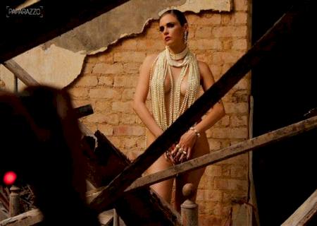 Ana Paula, ''BBB 16'', tira tudo (até onda) no Paparazzo: ''Rainha da p... toda!''