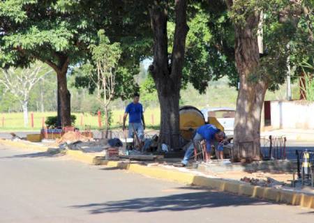 Anaurilândia segue com obras dos canteiros centrais de avenidas