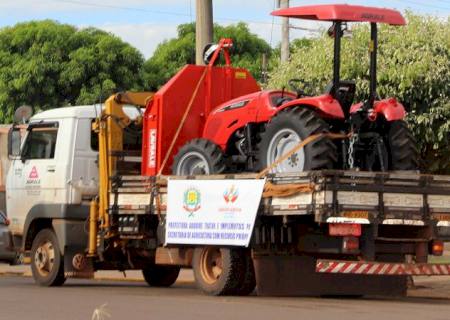 Prefeitura de Anaurilândia apresenta novos veículos e implementos agrícolas
