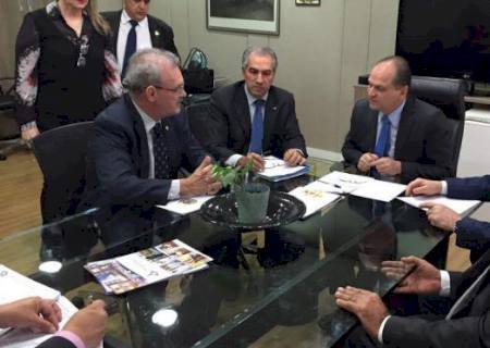 Reinaldo e ministro da Saúde acertam liberação de recursos para HR de Dourados