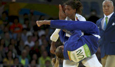 Rafaela Silva vence e avança para a semifinal no judô