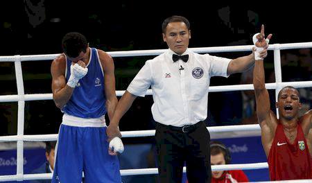 Robson Conceição vence francês e ganha o primeiro ouro para o boxe do Brasil