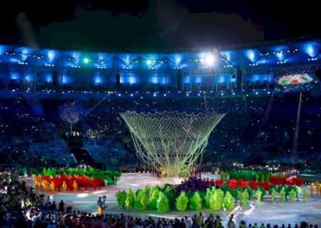 Jogos Olímpicos do Rio acabam com chuva, alegria e carnaval